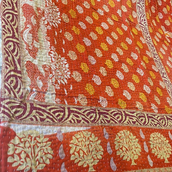 Beautiful recycled Kantha throws hand quilted, recycled, one of a kind. - Picture 2 of 8